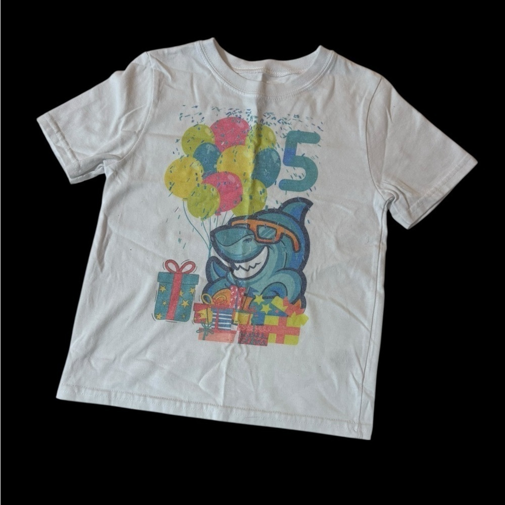 Custom 5 shark, presents & balloons t-shirt, 4T . K156